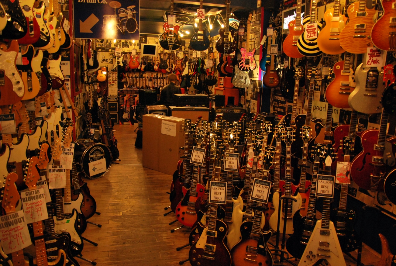 svælg voldsom Ryd op A guide to some of the very best guitar shops in London!